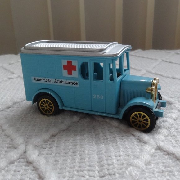 ANTIQUE Die Cast CLASSIC SERVICE TRUCKS ~ Set of 4 ~ Reader’s Digest - Picture 6 of 9